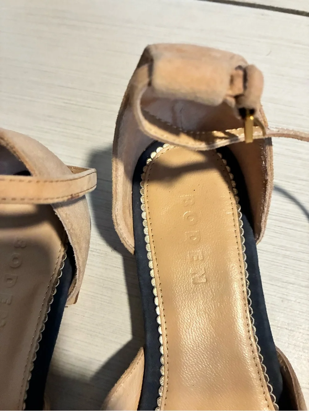 NWOB BODEN  Pointed Toe Ankle Strap Flats in Tan